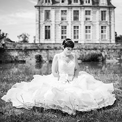 Photo de mariée extérieur noir et blanc loiret 45